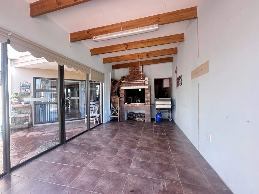 3 Bedroom Property for Sale in Stilbaai Wes Western Cape